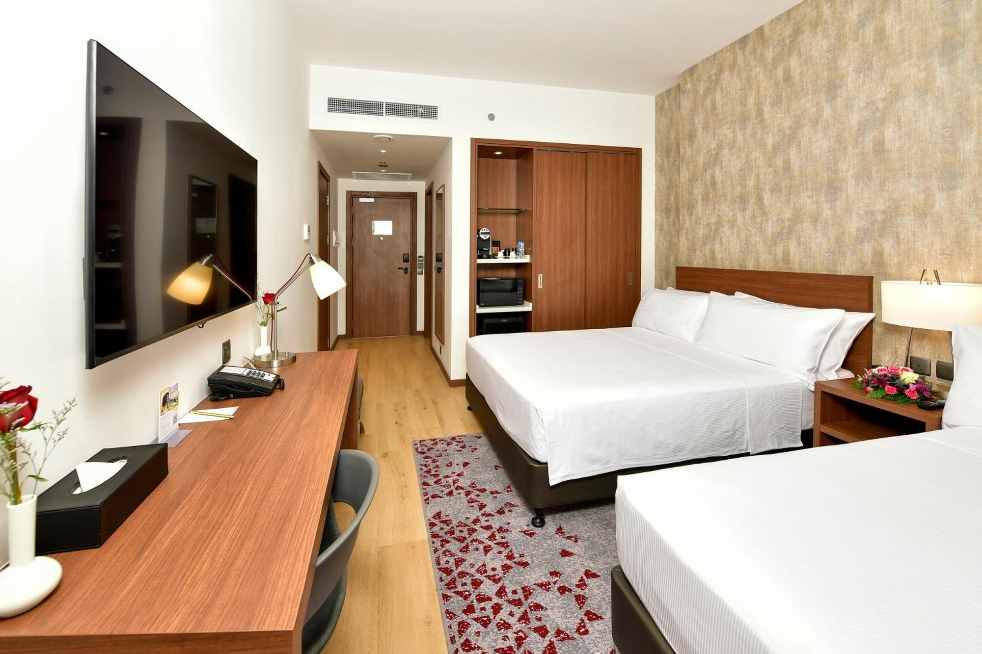 Comfort Hotel Riyadh Olaya Экстерьер фото