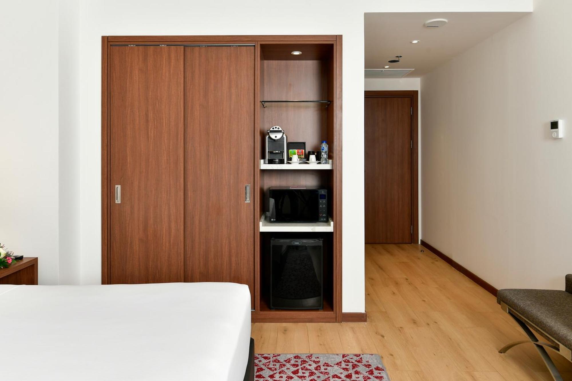 Comfort Hotel Riyadh Olaya Экстерьер фото