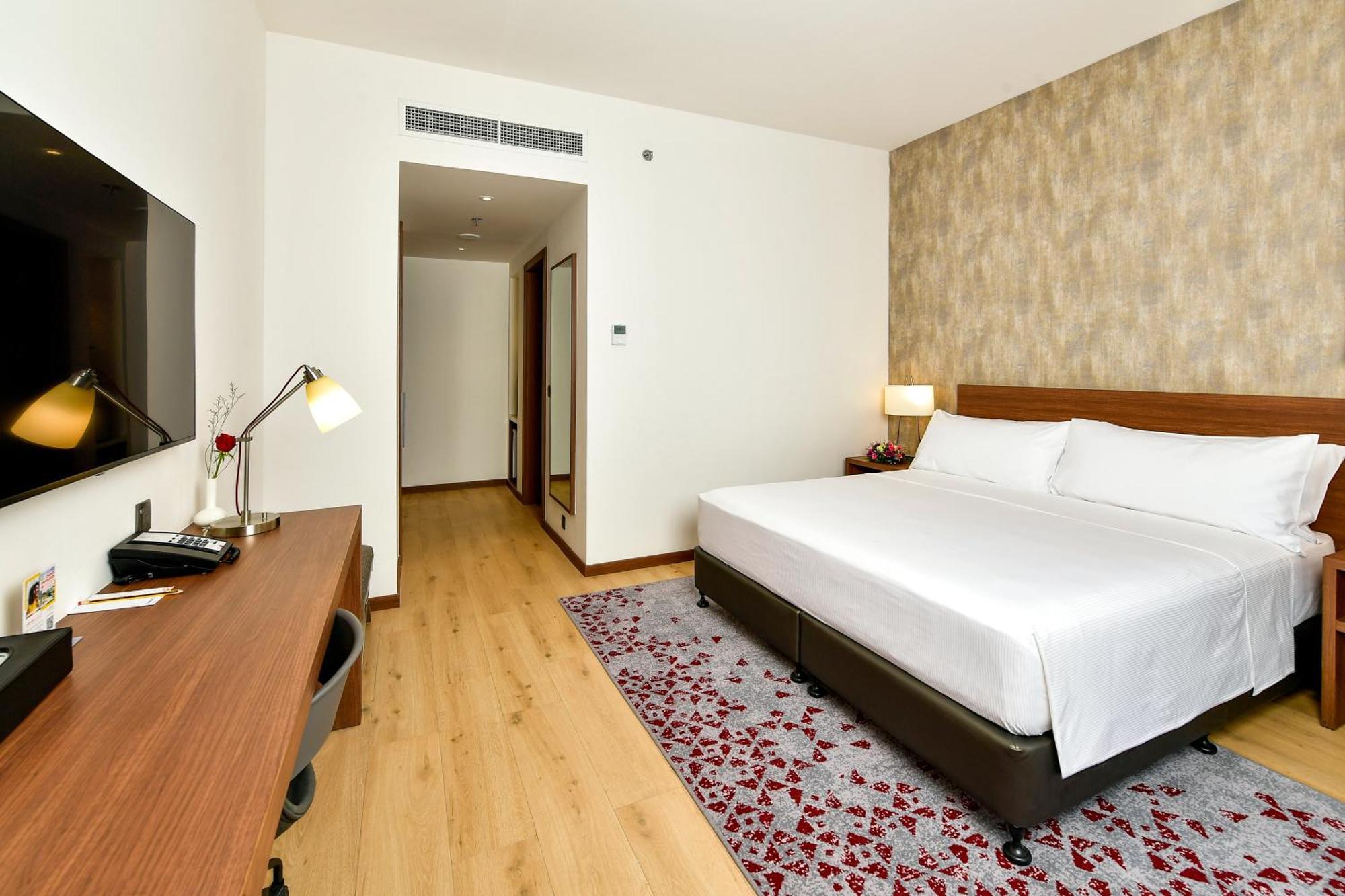 Comfort Hotel Riyadh Olaya Экстерьер фото